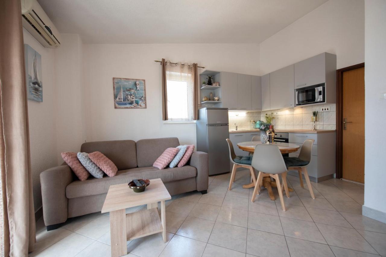 Apartments Bevanda Подстрана Екстериор снимка