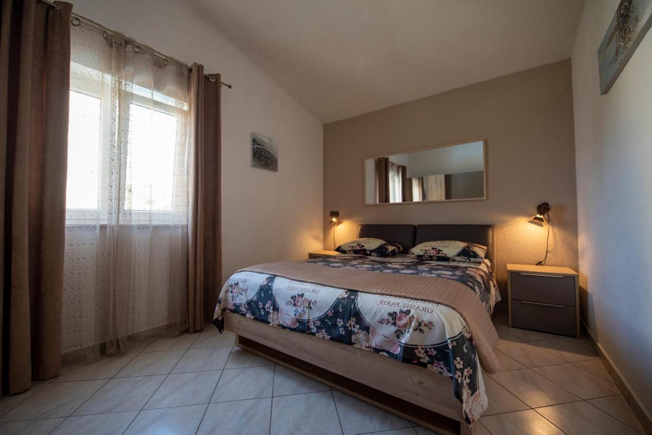 Apartments Bevanda Подстрана Екстериор снимка