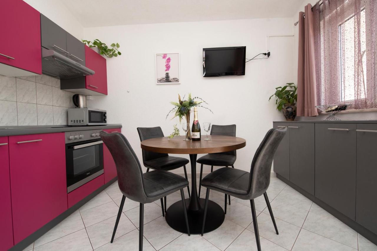 Apartments Bevanda Подстрана Екстериор снимка