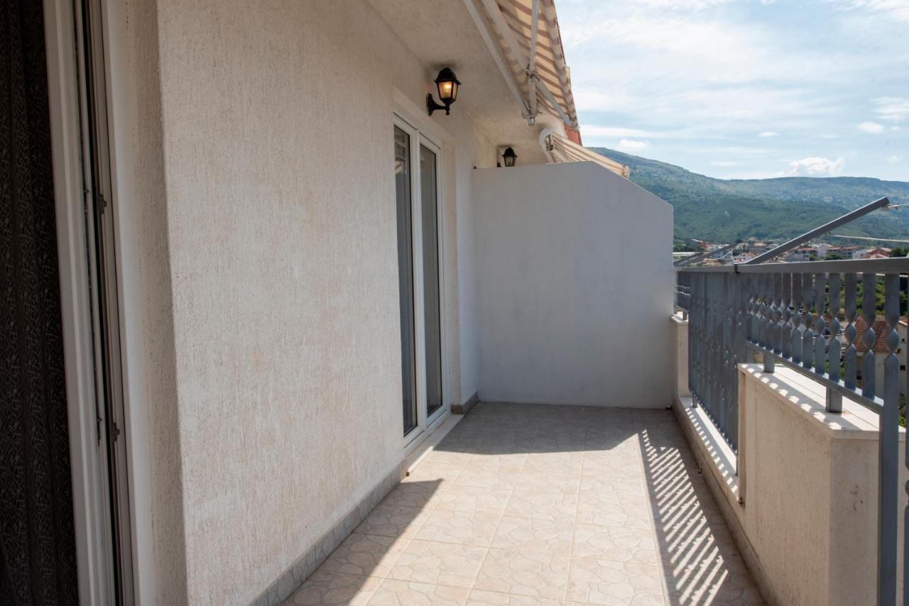 Apartments Bevanda Подстрана Екстериор снимка
