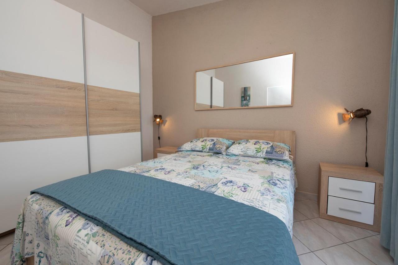 Apartments Bevanda Подстрана Екстериор снимка