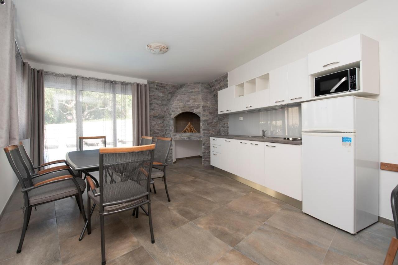 Apartments Bevanda Подстрана Екстериор снимка