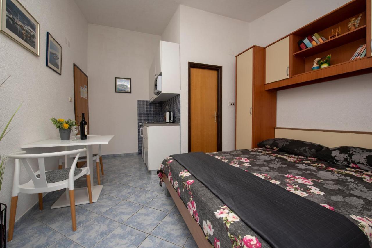 Apartments Bevanda Подстрана Екстериор снимка