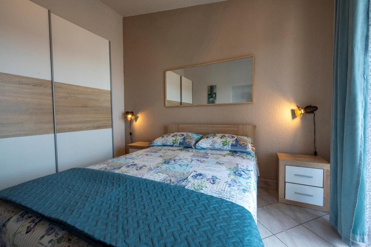 Apartments Bevanda Подстрана Екстериор снимка