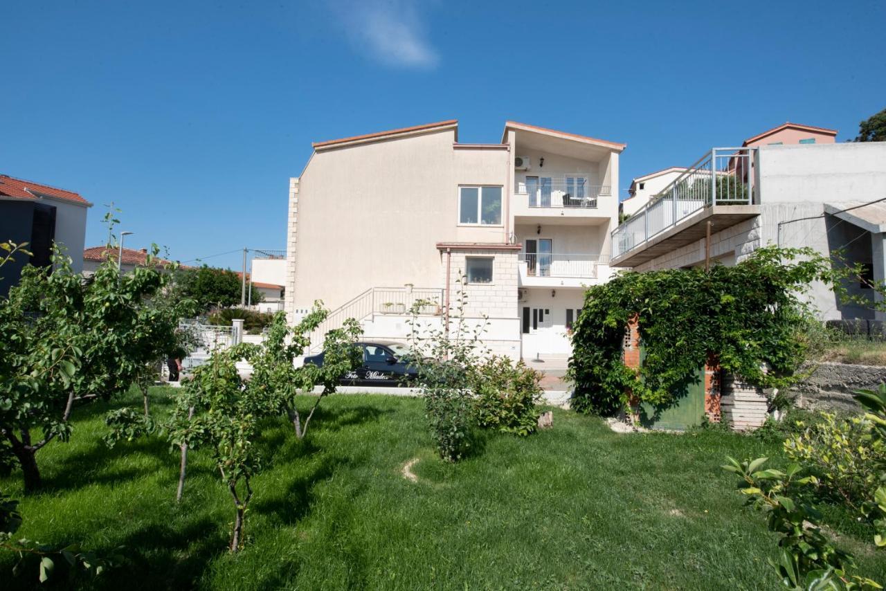 Apartments Bevanda Подстрана Екстериор снимка