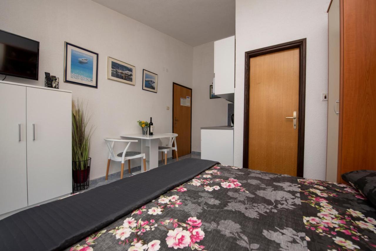 Apartments Bevanda Подстрана Екстериор снимка