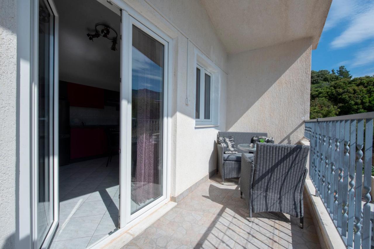 Apartments Bevanda Подстрана Екстериор снимка