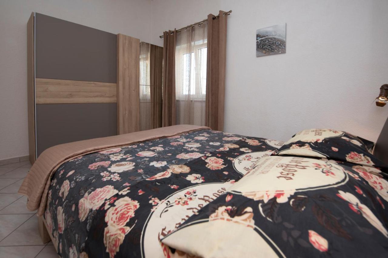 Apartments Bevanda Подстрана Екстериор снимка