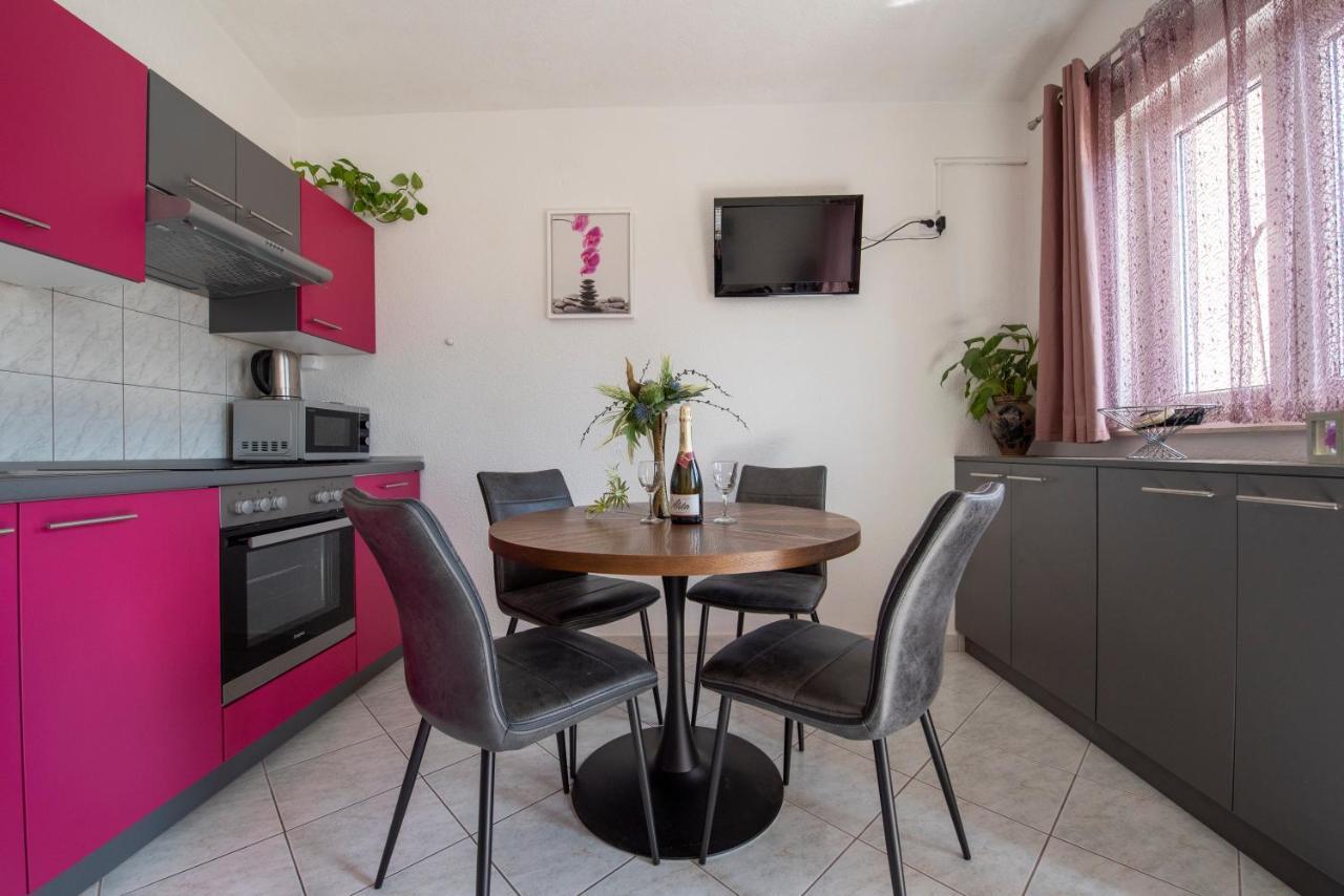 Apartments Bevanda Подстрана Екстериор снимка